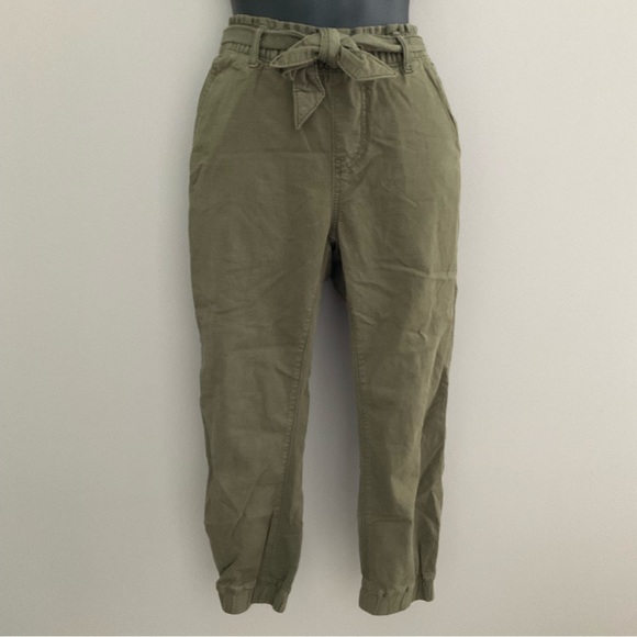 Levi’s army green cropped pants - Picture 1 of 9